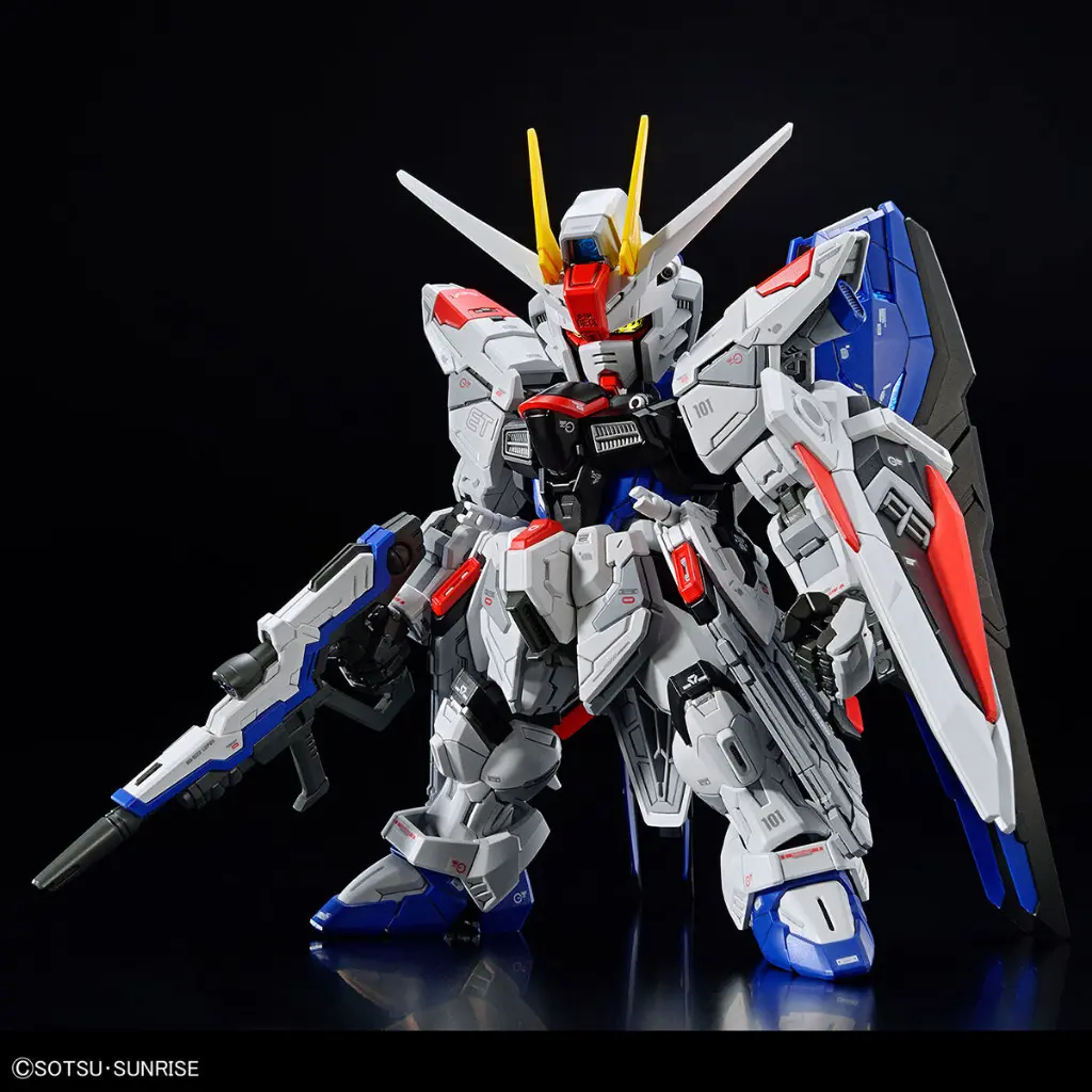 Mô hình lắp ráp MASTER GRADE SD FREEDOM GUNDAM