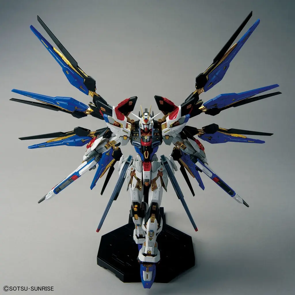Mô hình lắp ráp MGEX 1/100 STRIKE FREEDOM GUNDAM