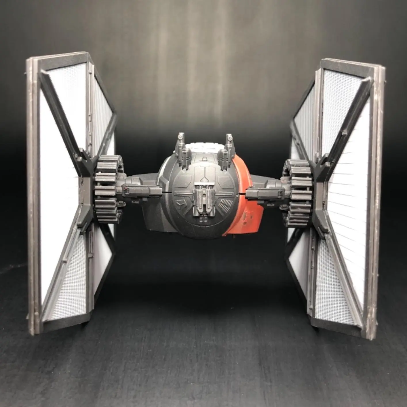Mô hình lắp ráp STARWARS 1/72 FIRST ORDER SPECIAL FORCES TIE FIGHTER